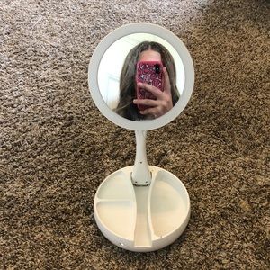 Battery Opperated Makeup Mirror